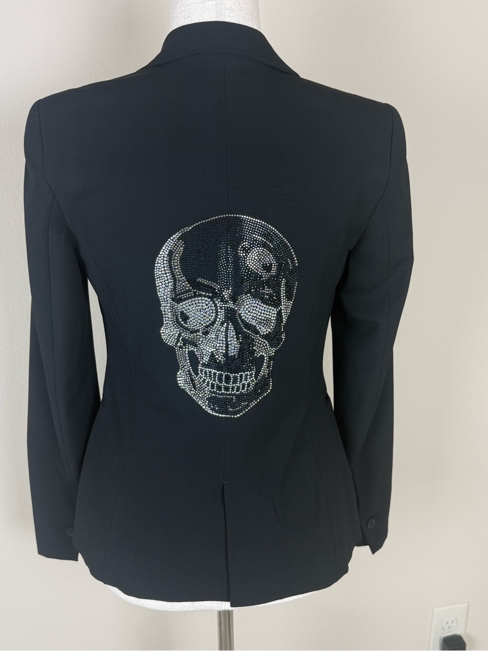 Hip Chick Couture Black Rhinestone Skull Blazer Size 4
